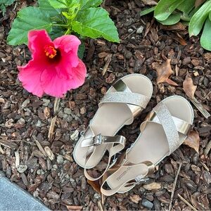 NWOT✨ Pale Rose Gold/ Bronze Kids Sandals